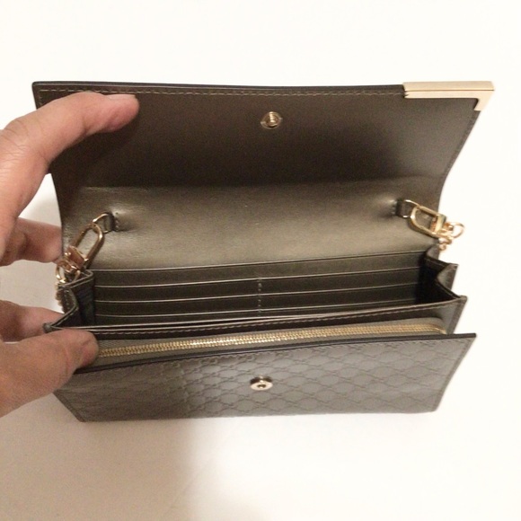 Gucci Metallic Gray Wallet on Chain - Picture 10 of 16